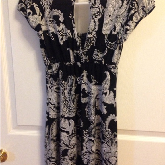 Dress - Picture 3 of 4